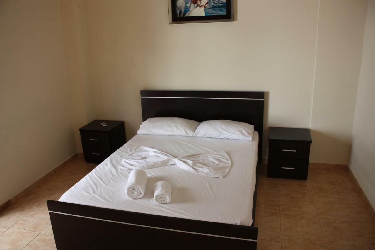 Hotel Alexander Saranda Kültér fotó