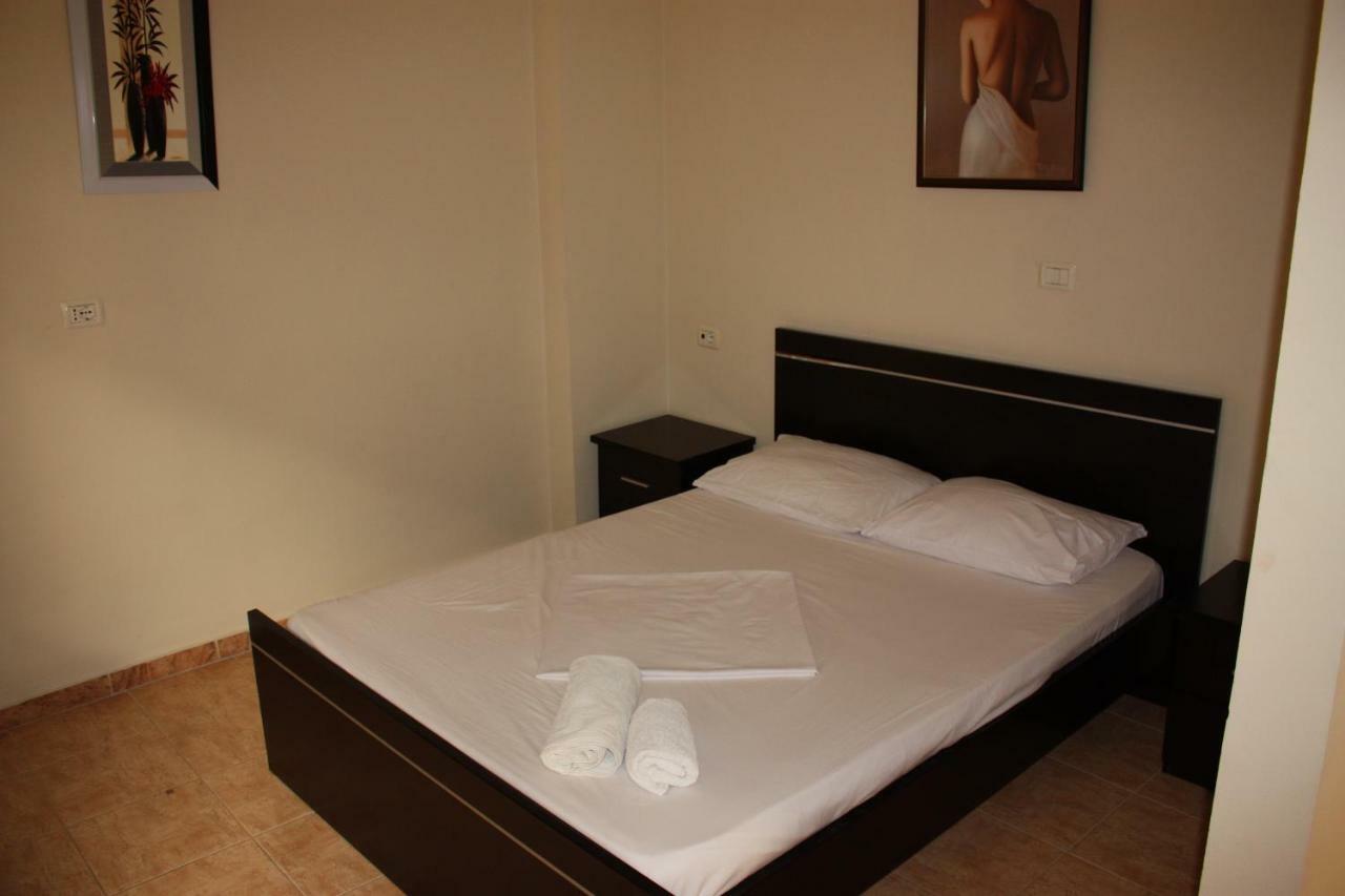 Hotel Alexander Saranda Kültér fotó