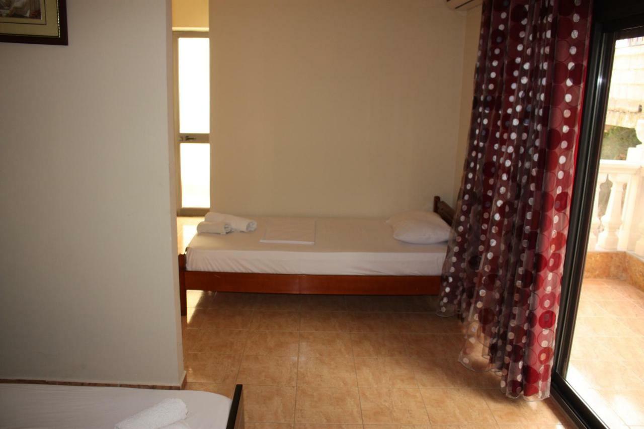 Hotel Alexander Saranda Kültér fotó